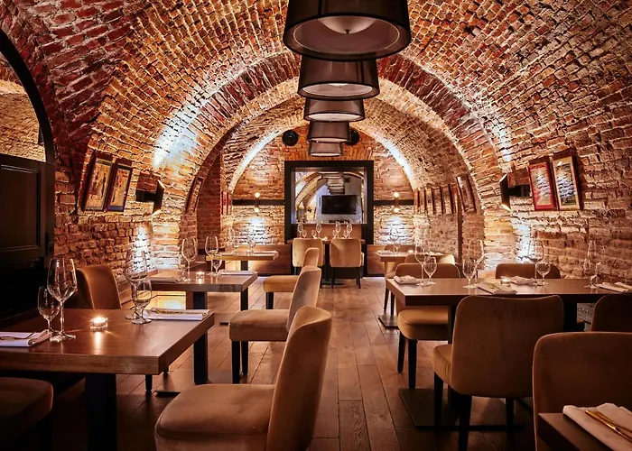 Teatro Boutique Old Town - Destigo