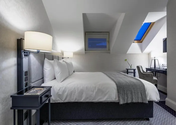 Teatro Boutique Old Town - Destigo Hotel