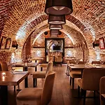 Teatro Boutique Old Town - Destigo