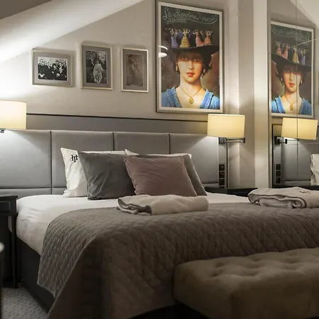 Teatro Boutique Old Town - Destigo وارسو