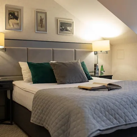 Teatro Boutique Old Town - Destigo وارسو