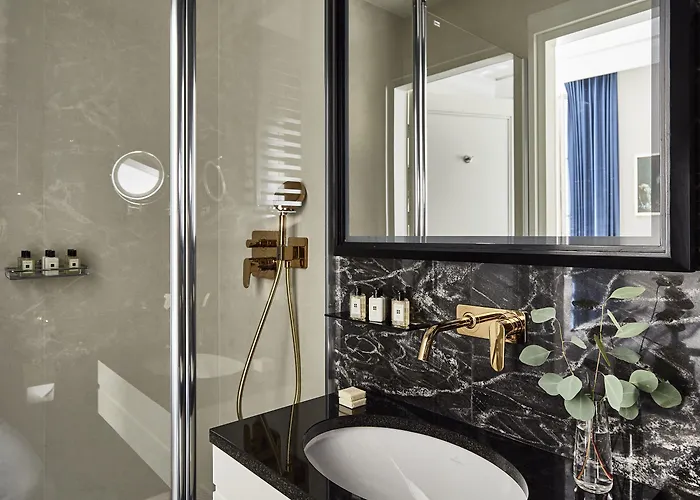 Teatro Boutique Old Town - Destigo