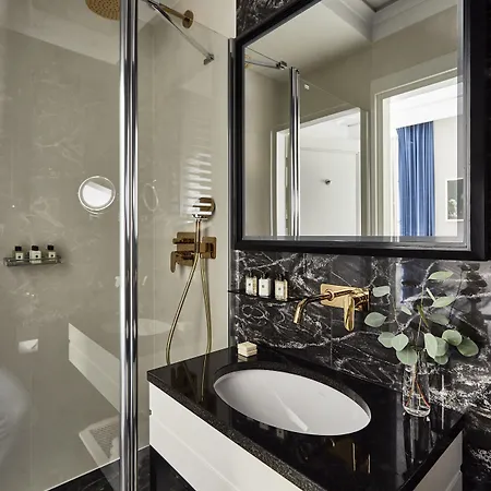 Teatro Boutique Old Town - Destigo